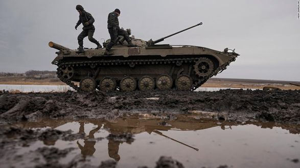 Российские войска продолжают выдвигаться на боевые позиции: Госдеп США выразил обеспокоенность действиями Кремля