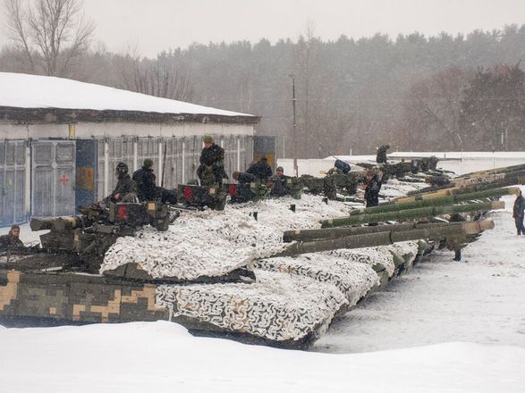 Министр обороны США: Россия не выводит, а добавляет боевые самолеты и запасается кровью