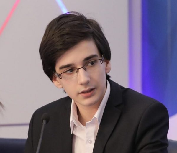 Советником де-факто главы абхазского МИДа наначен 19-летний студент |