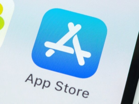 Компания Apple остановила работу рекламы в App Store для России