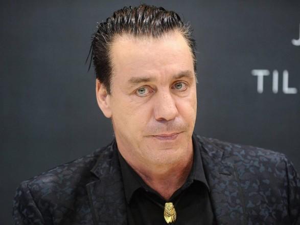 Лидер Rammstein Тилль Линдеманн отменил концерты в России