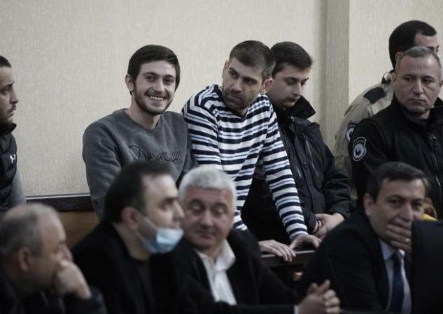 Обвиняемых в нападении на фотокорреспондента «ИнтерпрессНьюс» и оператора «ТВ Пирвели» суд приговорил к 1 году заключения |