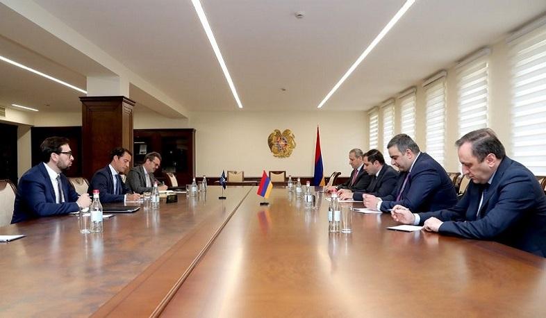 Պապիկյանը ՆԱՏՕ-ի գլխավոր քարտուղարի հատուկ ներկայացուցչին է ներկայացրել Արցախում անվտանգային իրավիճակը
26.04.2022 . Արցախ Պապիկյանը ՆԱՏՕ-ի գլխավոր քարտուղարի հատուկ ներկայացուցչին է ներկայացրել Արցախում անվտանգային իրավիճակը
26.04.2022 . Արցախ