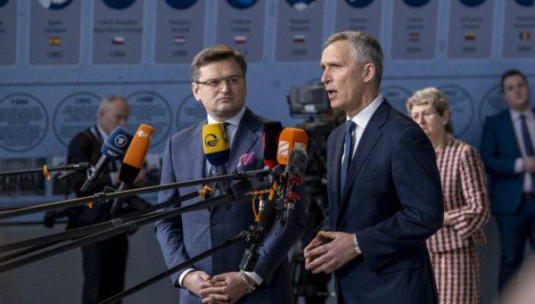 Глава МИД Украины: на переговорах с НАТО у нас три пункта – оружие, оружие и оружие |
