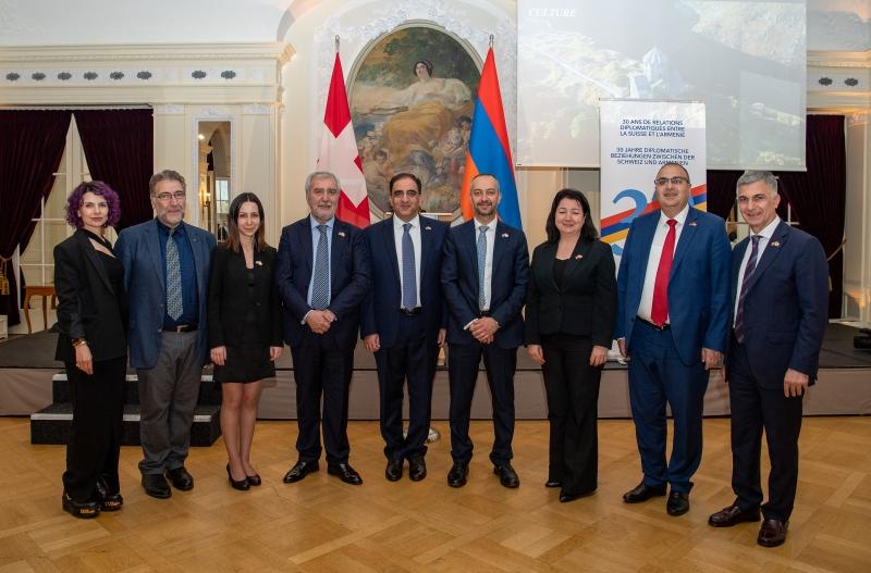Շվեյցարացի խորհրդարանականներին են ներկայացվել ԼՂ հիմնախնդիրը և 44-օրյա պատերազմի հումանիտար հետևանքները
10.06.2022 . Արցախ Շվեյցարացի խորհրդարանականներին են ներկայացվել ԼՂ հիմնախնդիրը և 44-օրյա պատերազմի հումանիտար հետևանքները
10.06.2022 . Արցախ