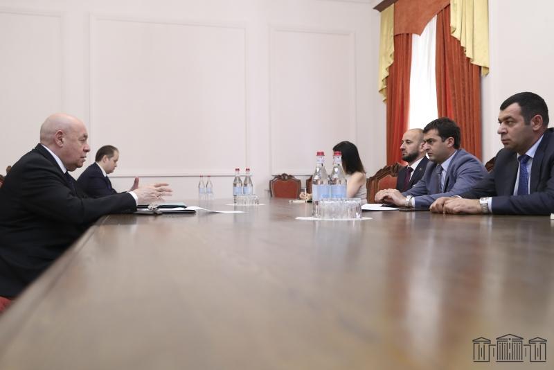 Հակոբ Արշակյանը Միխայիլ Շվիդկոյի հետ քննարկել է հայ-ռուսական դաշնակցային հարաբերություններին առնչվող հարցեր
10.06.2022 . Միջազգային Հակոբ Արշակյանը Միխայիլ Շվիդկոյի հետ քննարկել է հայ-ռուսական դաշնակցային հարաբերություններին առնչվող հարցեր
10.06.2022 . Միջազգային