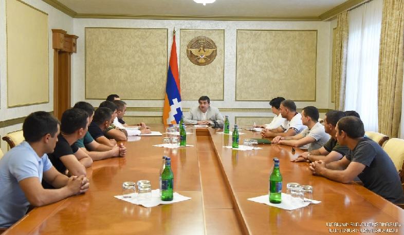 Քննարկվել են վիրավոր ազատամարտիկների սոցիալական խնդիրները. հանդիպում Արցախի նախագահի հետ
05.07.2022 . Արցախ Քննարկվել են վիրավոր ազատամարտիկների սոցիալական խնդիրները. հանդիպում Արցախի նախագահի հետ
05.07.2022 . Արցախ