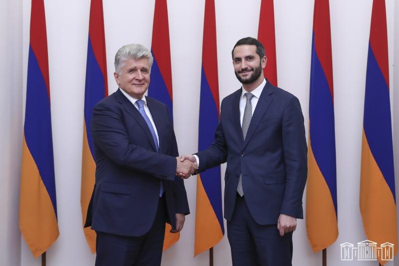 Ռուբեն Ռուբինյանը ՄԱԿ-ի գլխավոր քարտուղարի փոխտեղակալին է ներկայացրել անվտանգային իրավիճակը ԼՂ-ում
02.09.2022 . Միջազգային Ռուբեն Ռուբինյանը ՄԱԿ-ի գլխավոր քարտուղարի փոխտեղակալին է ներկայացրել անվտանգային իրավիճակը ԼՂ-ում
02.09.2022 . Միջազգային