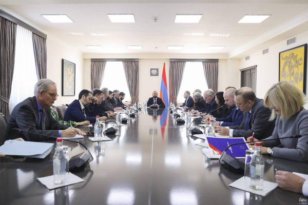 ԱԳ նախարարը ԵՄ և ԵՄ անդամ երկրների հատուկ բանագնացներին է ներկայացրել ԼՂ հիմնախնդրի վերաբերյալ հայկական կողմի դիրքորոշումը
		15.11.2022 . Արցախ