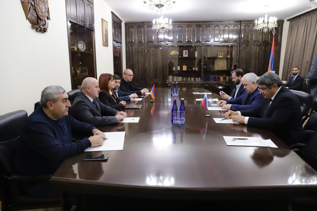 Քննարկվել են Կուրսկի և Ուլյանովսկի երկրամասերի հետ Շիրակի մարզի համագործակցությունը ամրապնդելուն առնչվող հարցեր
12.11.2022 . Միջազգային Քննարկվել են Կուրսկի և Ուլյանովսկի երկրամասերի հետ Շիրակի մարզի համագործակցությունը ամրապնդելուն առնչվող հարցեր
12.11.2022 . Միջազգային