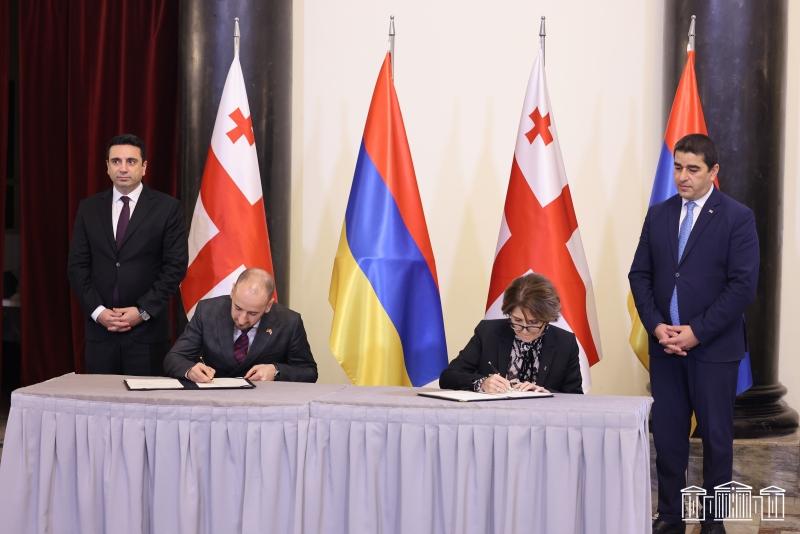 Սիսակ Գաբրիելյանը և Էլիսո Բոլկվաձեն ստորագրել են համատեղ հուշագիր
17.11.2022 . Տարածաշրջան Սիսակ Գաբրիելյանը և Էլիսո Բոլկվաձեն ստորագրել են համատեղ հուշագիր
17.11.2022 . Տարածաշրջան