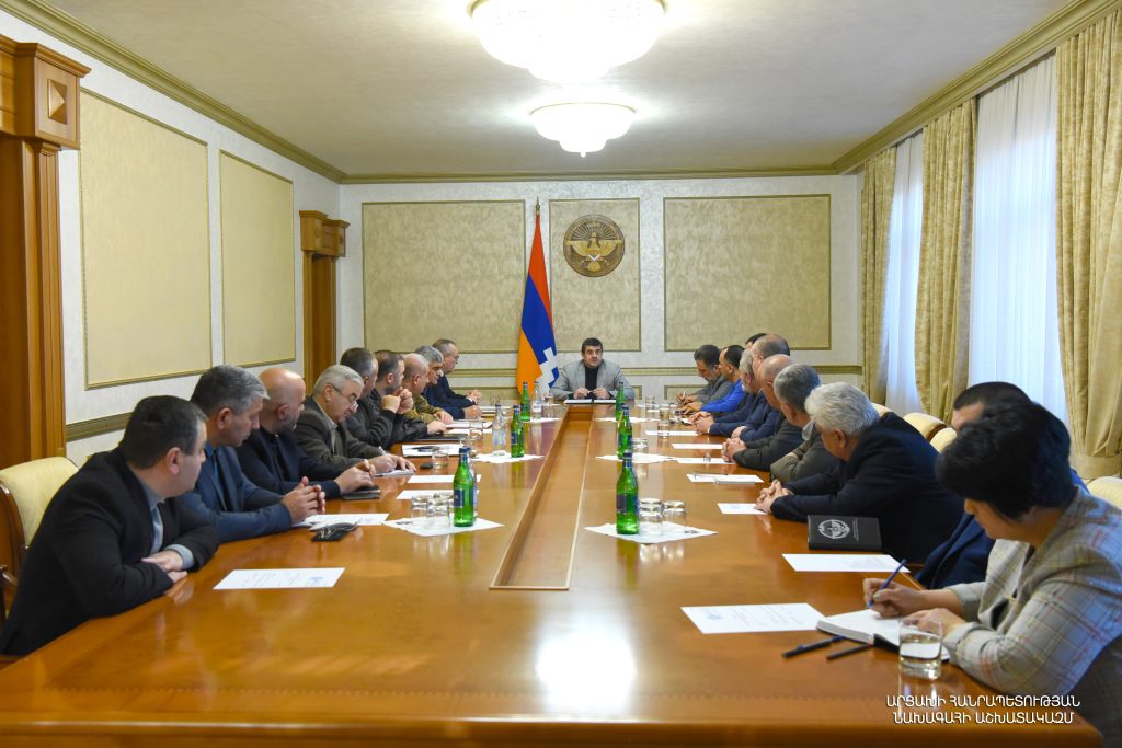 Արցախի ԱԽ նիստում քննարկվել է Լաչինի միջանցքի արգելափակման հետևանքով հանրապետությունում ստեղծված ռազմաքաղաքական վիճակը
22.12.2022 . Արցախ Արցախի ԱԽ նիստում քննարկվել է Լաչինի միջանցքի արգելափակման հետևանքով հանրապետությունում ստեղծված ռազմաքաղաքական վիճակը
22.12.2022 . Արցախ