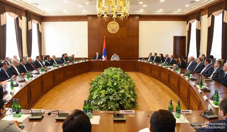Արայիկ Հարությունյանը ներկայացրել է Արցախի նորանշանակ պետական նախարարին
01.03.2023 . Արցախ Արայիկ Հարությունյանը ներկայացրել է Արցախի նորանշանակ պետական նախարարին
01.03.2023 . Արցախ