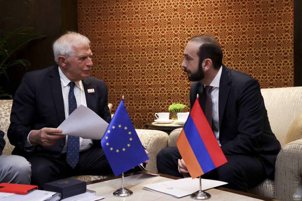 Արարատ Միրզոյանը Ժոզեպ Բորելին է ներկայացրել Հայաստան-Ադրբեջան հարաբերությունների կարգավորման գործընթացի զարգացումները
03.03.2023 . Արցախ Արարատ Միրզոյանը Ժոզեպ Բորելին է ներկայացրել Հայաստան-Ադրբեջան հարաբերությունների կարգավորման գործընթացի զարգացումները
03.03.2023 . Արցախ