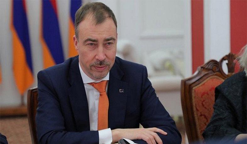 Տոյվո Կլաարը՝ Արցախի և Ադրբեջանի ներկայացուցիչների հանդիպման մասին
01.03.2023 . Միջազգային Տոյվո Կլաարը՝ Արցախի և Ադրբեջանի ներկայացուցիչների հանդիպման մասին
01.03.2023 . Միջազգային