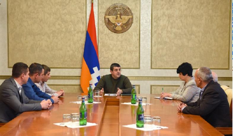 Արցախի հակաճգնաժամային խորհրդում քննարկվել են ռազմաքաղաքական, սոցիալ-տնտեսական իրավիճակին առնչվող հարցեր
19.04.2023 . Արցախ Արցախի հակաճգնաժամային խորհրդում քննարկվել են ռազմաքաղաքական, սոցիալ-տնտեսական իրավիճակին առնչվող հարցեր
19.04.2023 . Արցախ