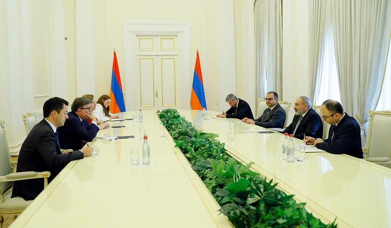 Նիկոլ Փաշինյանը և Ջեյմս Օ-Բրայենը քննարկել են ԼՂ-ի հետ շփման գծում Ադրբեջանի սադրիչ գործողությունները
29.06.2023 . Արցախ Նիկոլ Փաշինյանը և Ջեյմս Օ-Բրայենը քննարկել են ԼՂ-ի հետ շփման գծում Ադրբեջանի սադրիչ գործողությունները
29.06.2023 . Արցախ