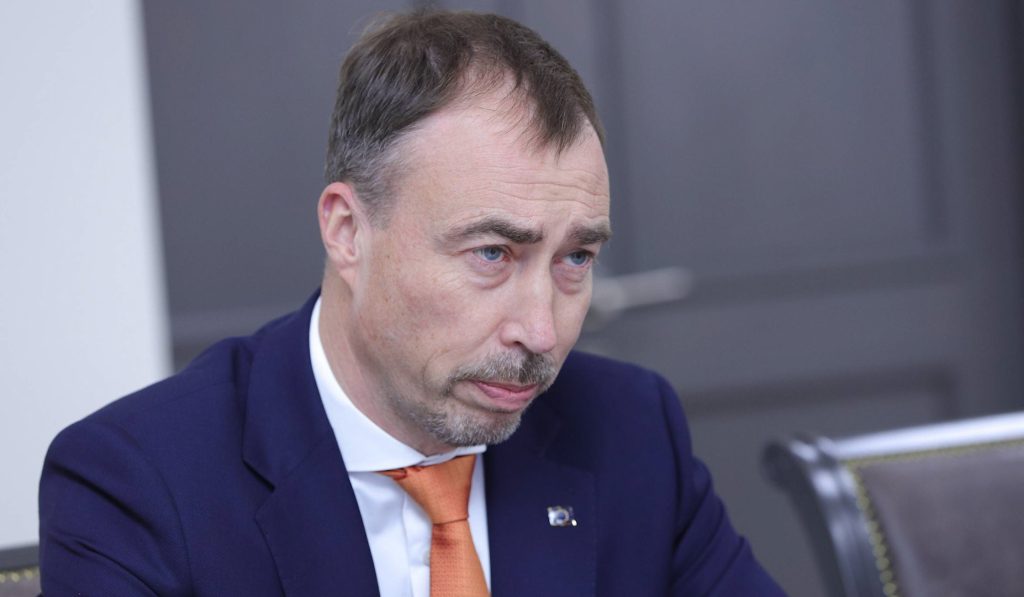 Հայաստան-Ադրբեջան գործընթացում Բրյուսելն իրական քայլերի է սպասում. Կլաար
21.11.2023 . Տարածաշրջան Հայաստան-Ադրբեջան գործընթացում Բրյուսելն իրական քայլերի է սպասում. Կլաար
21.11.2023 . Տարածաշրջան