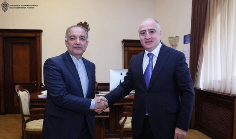 Կարևոր է կոռուպցիայի դեմ պայքարի ոլորտում աշխատանքների ու ջանքերի մեկտեղումը. Իրանի դեսպան
30.04.2024 . Տարածաշրջան Կարևոր է կոռուպցիայի դեմ պայքարի ոլորտում աշխատանքների ու ջանքերի մեկտեղումը. Իրանի դեսպան
30.04.2024 . Տարածաշրջան