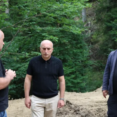Բորժոմիի քաղաքապետը և  քաղաքապետարանի քաղաքային խորհրդի նախագահը ծանոթացել են ընթացող ենթակառուցվածքային աշխատանքներին