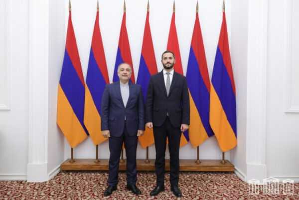 Սոբհանին ու Ռուբինյանը մտքեր են փոխանակել Հայաստան-Իրան օրակարգի և տարածաշրջանային անվտանգության հարցերի շուրջ