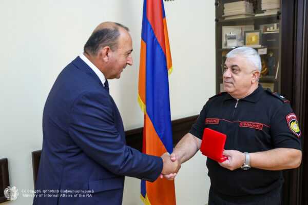 ՆԳՆ ոստիկանության պետը պարգևատրել է ՀՀ-ում Վրաստանի ՆԳ նախարարության կցորդին