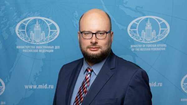 Россия не навязывает свое посредничество Азербайджану и Армении: Калугин