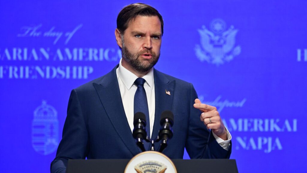 Вэнс выразил мнение, что и Россия, и Украина готовы сесть за стол переговоров