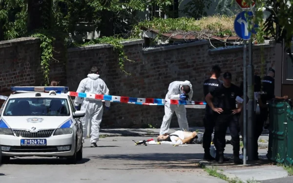 В Сербии несовершеннолетний напал на полицейского у посольства Израиля