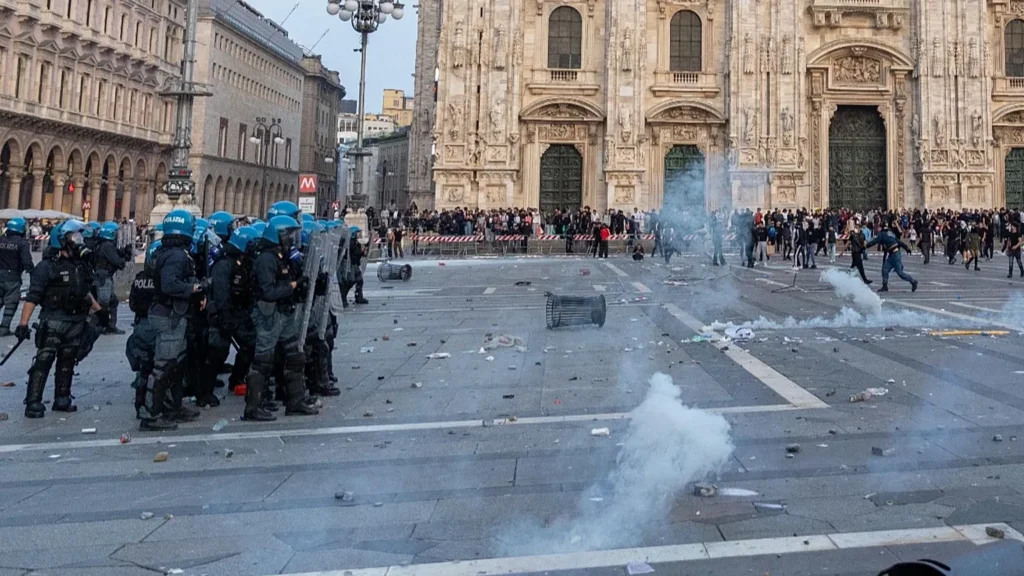 Протесты в Милане, арестовано более 200 человек